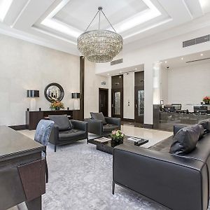 130 Queen'S Gate Apartments
